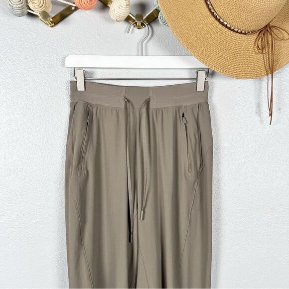 Lululemon License To Train High-Rise Pant in Nomad Size 4 - Picture 4 of 13